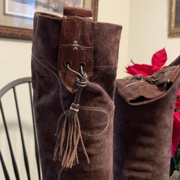 Henry Beguelin Tall Suede Boots w Curved Stitching Up Tassel Sides Flattering - Picture 2 of 10
